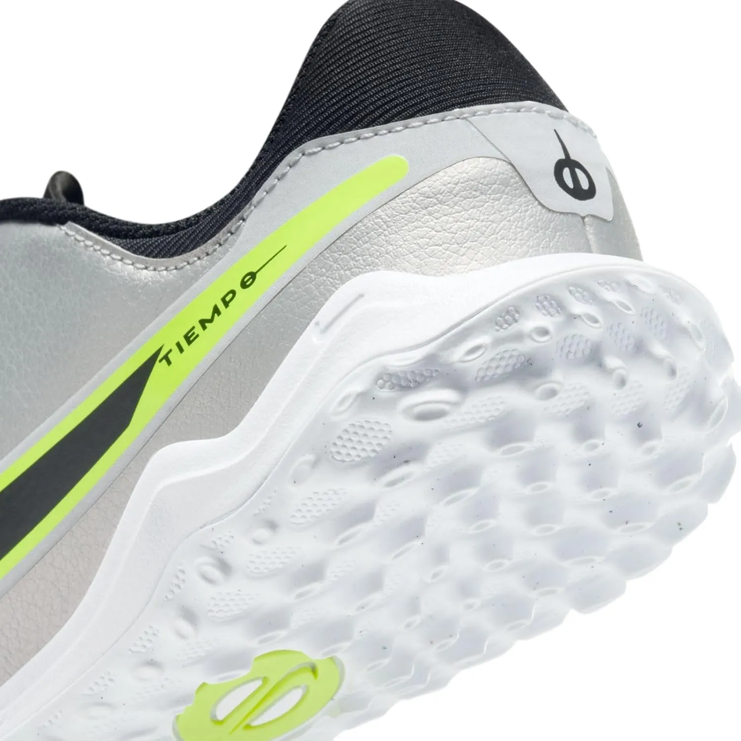 Nike Jr. Tiempo Legend 10 Academy (DV4351-001, Metallic Silver/Volt/Black)